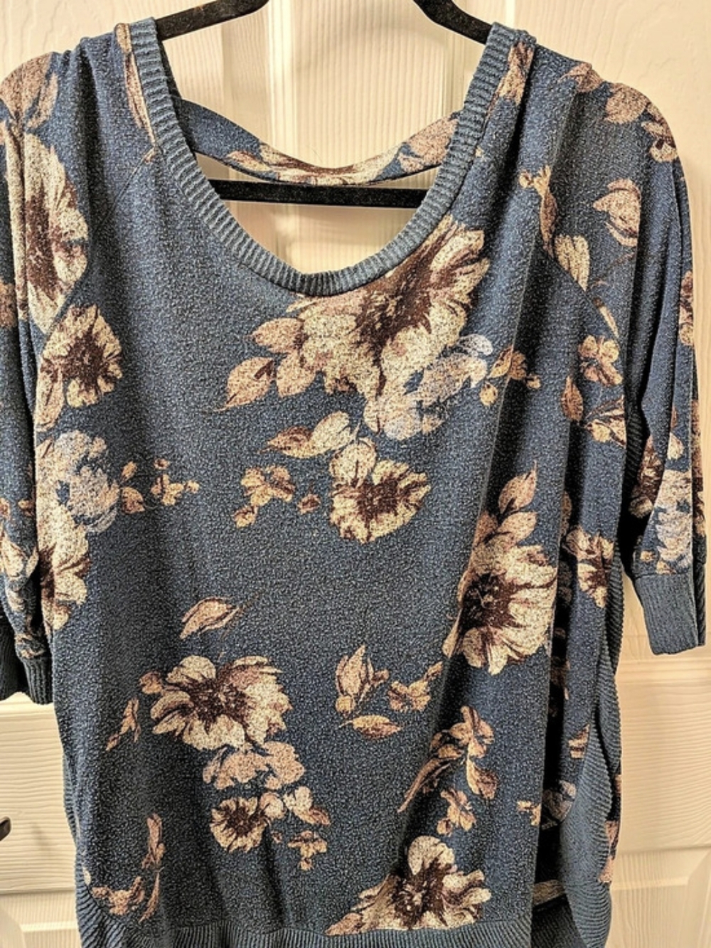 Maurices Floral Short Sleeve Top in Blue Size Large